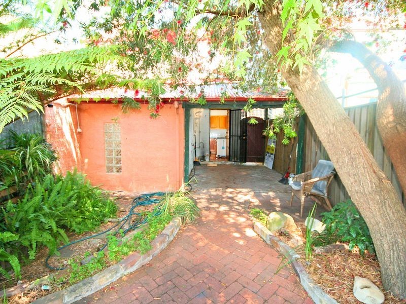 21 Campbell Street, St Peters NSW 2044