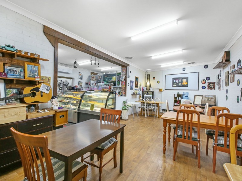 102-108 Princes Highway, Unanderra NSW 2526