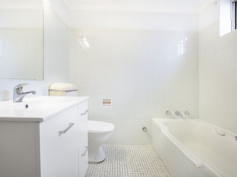 7 Gorrell Crescent, Mangerton NSW 2500