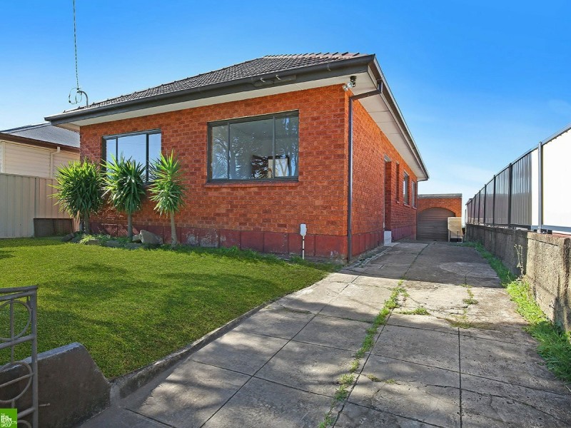 15 Sheffield Street, Cringila NSW 2502