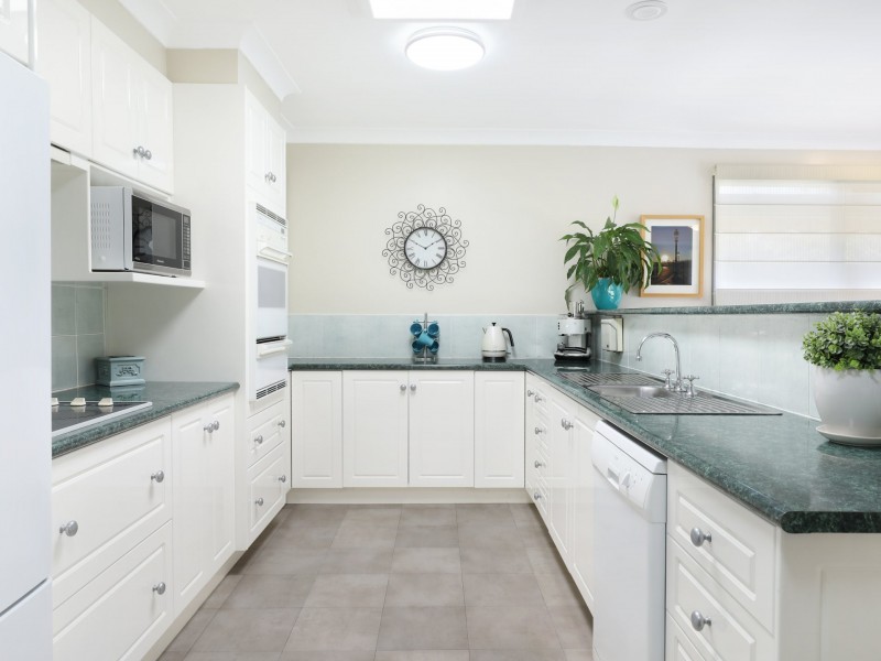 6 Nioka Avenue, Keiraville NSW 2500
