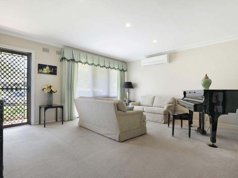 6 Nioka Avenue, Keiraville NSW 2500