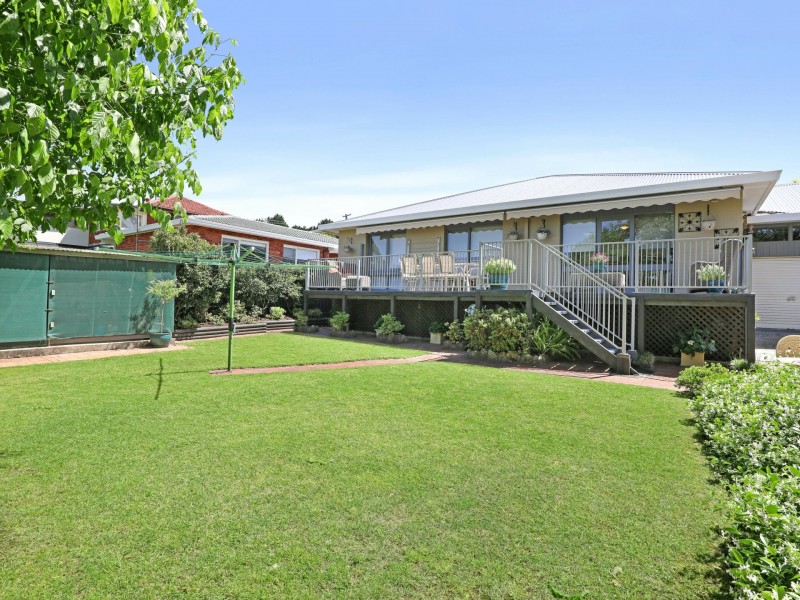 6 Nioka Avenue, Keiraville NSW 2500