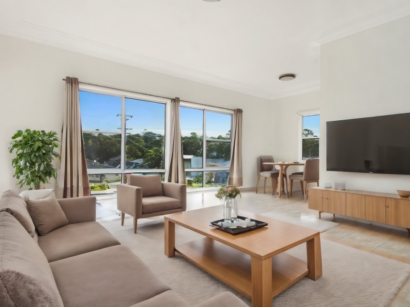 31 London Drive, West Wollongong NSW 2500