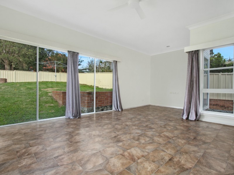 31 London Drive, West Wollongong NSW 2500