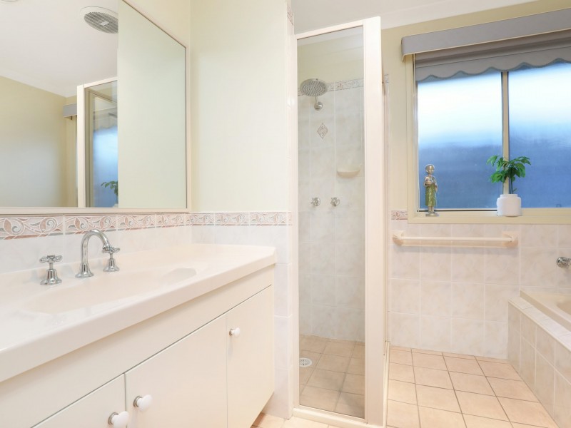 5 Mortlock Drive, Albion Park NSW 2527