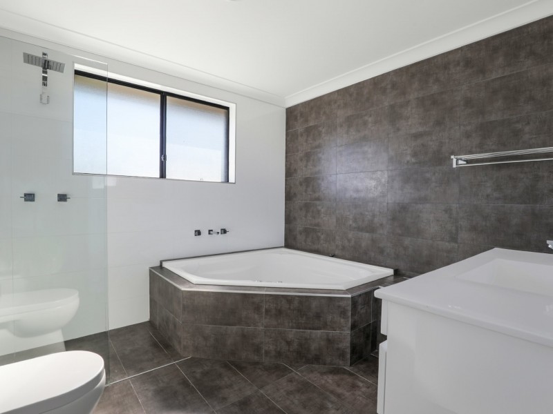 30 Denham Drive, Horsley NSW 2530