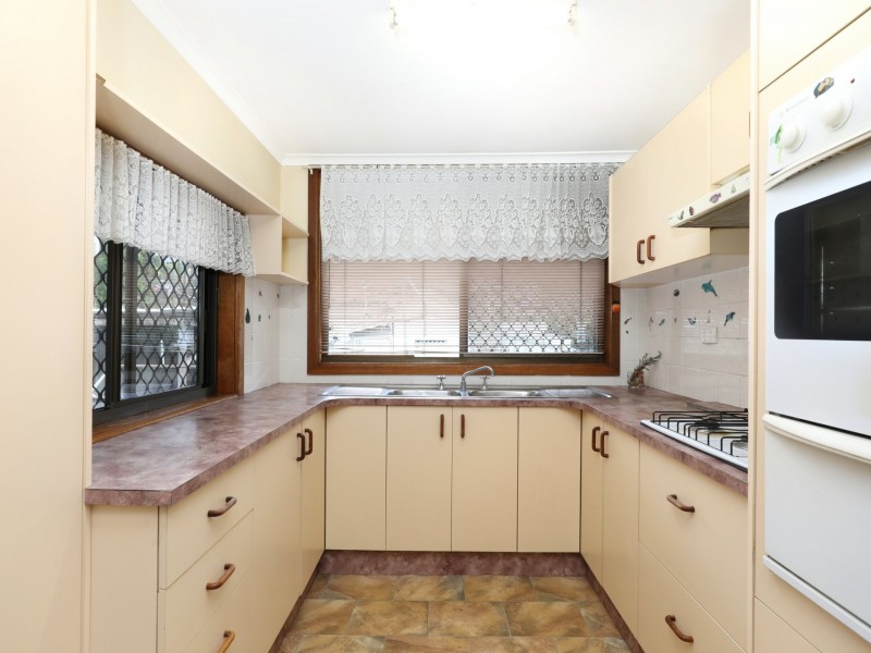 70 Ranchby Ave, Lake Heights NSW 2502