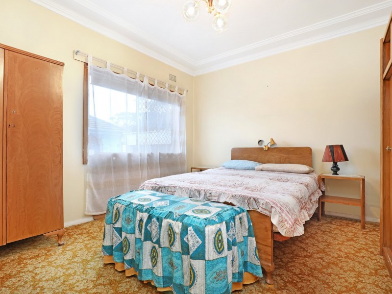 70 Ranchby Ave, Lake Heights NSW 2502