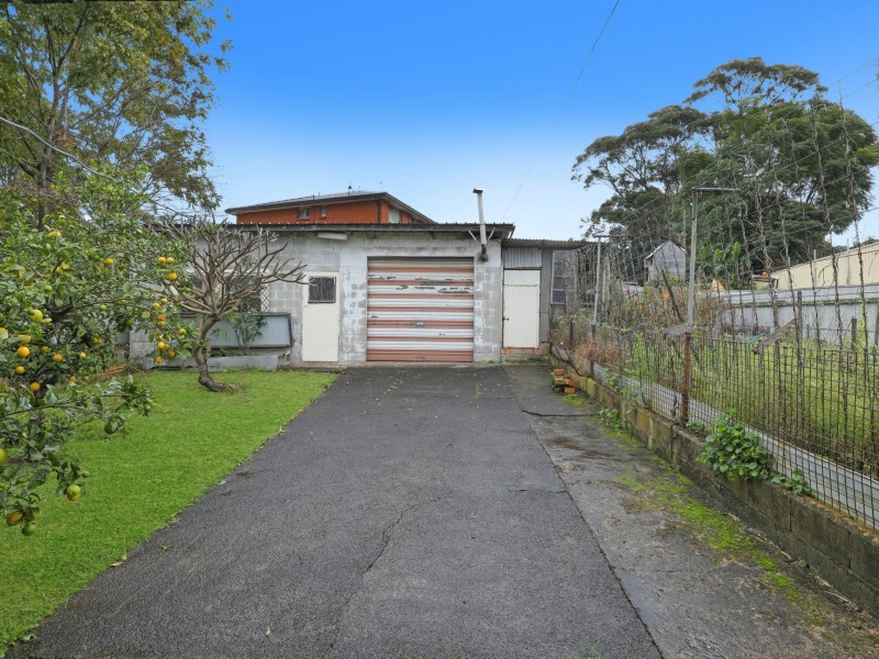 70 Ranchby Ave, Lake Heights NSW 2502