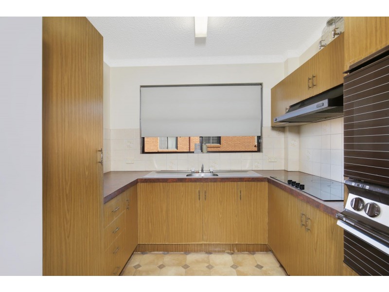 2/13 Underwood Street, Corrimal NSW 2518