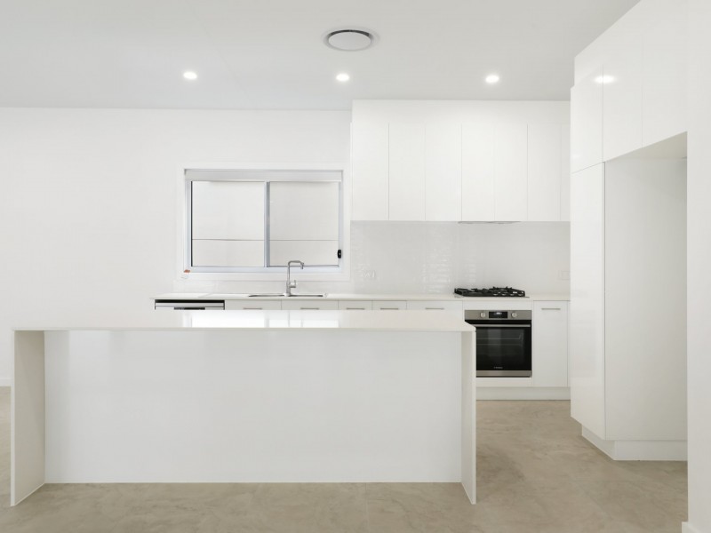 8 Keira Street, Mount Keira NSW 2500