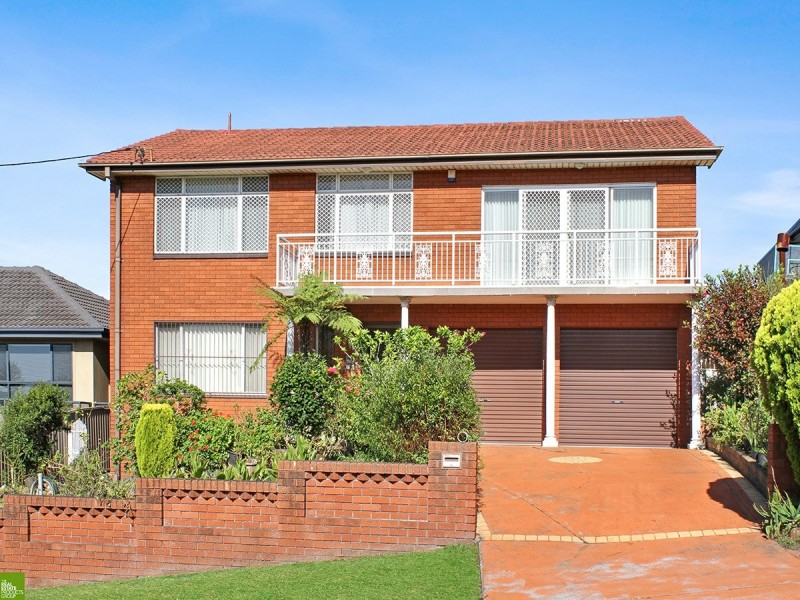 30 Karrabah Crescent, Lake Heights NSW 2502