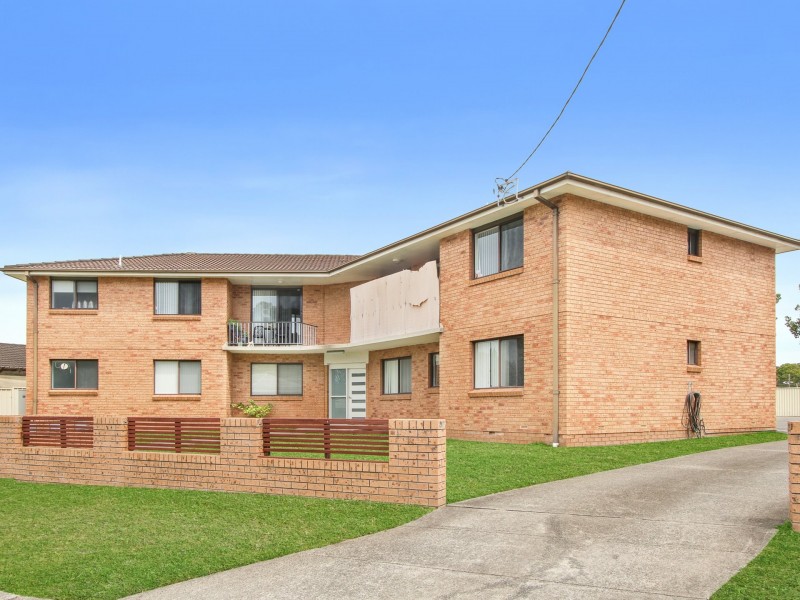 1/37 Roberts Ave, Barrack Heights NSW 2528