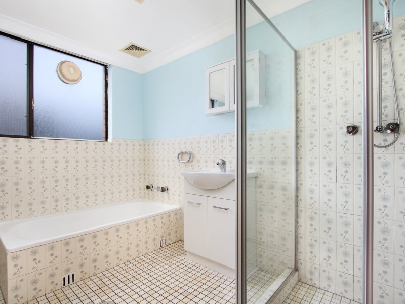 1/37 Roberts Ave, Barrack Heights NSW 2528