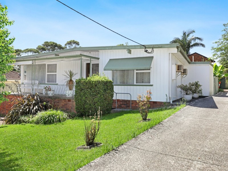 1 Leigh Crescent, Unanderra NSW 2526
