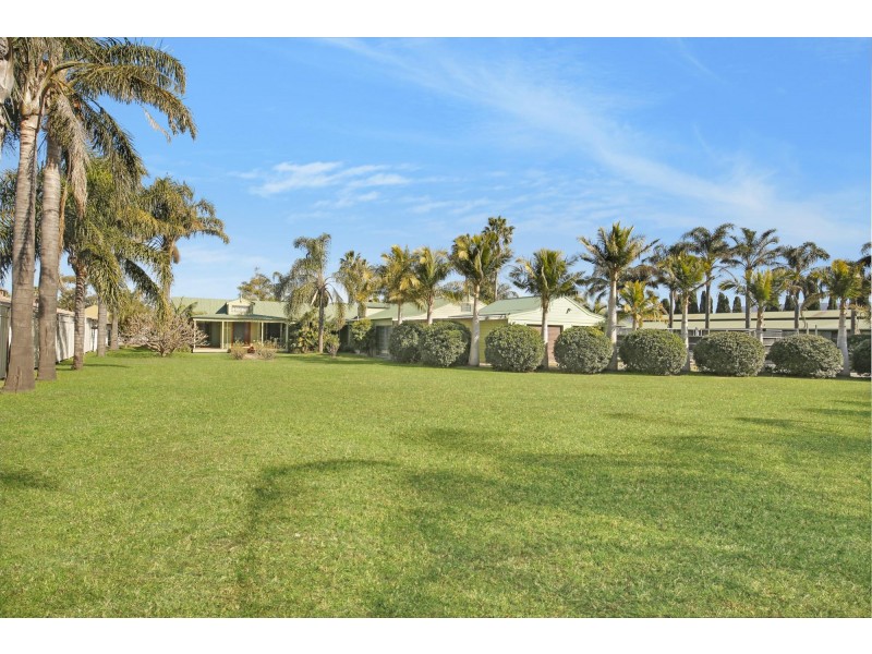 3 Kingston Town Drive, Kembla Grange NSW 2526