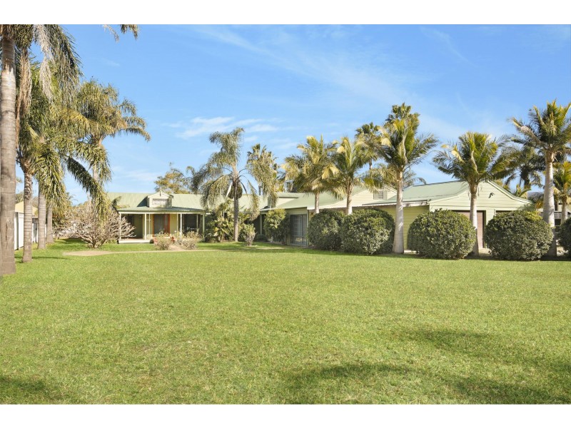 3 Kingston Town Drive, Kembla Grange NSW 2526