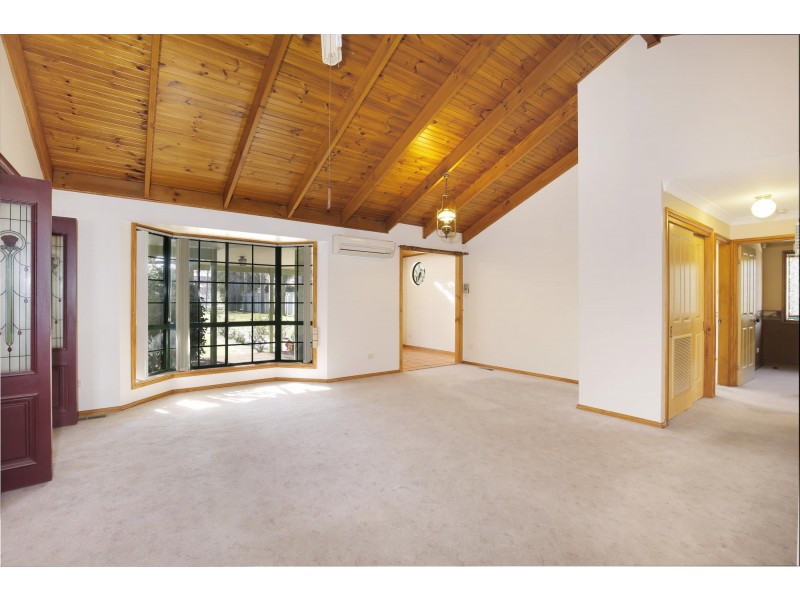 3 Kingston Town Drive, Kembla Grange NSW 2526