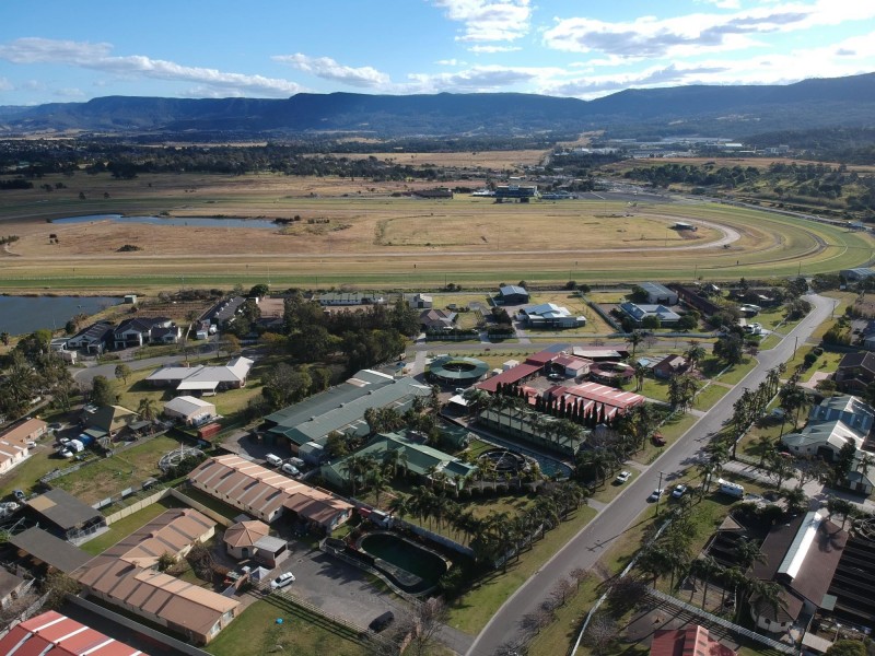 3 Kingston Town Drive, Kembla Grange NSW 2526