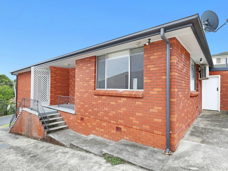 2/13 Cochrane Street, West Wollongong NSW 2500
