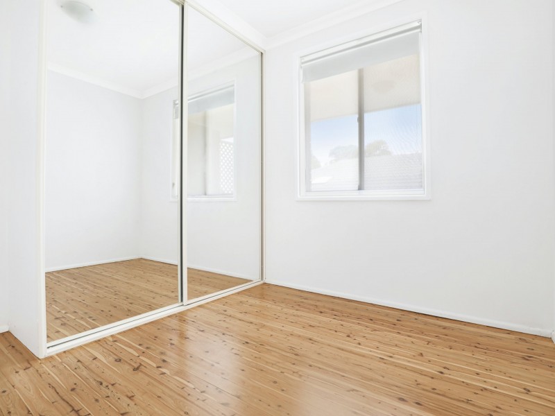 2/13 Cochrane Street, West Wollongong NSW 2500