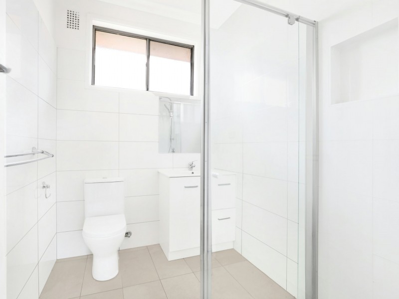 2/13 Cochrane Street, West Wollongong NSW 2500