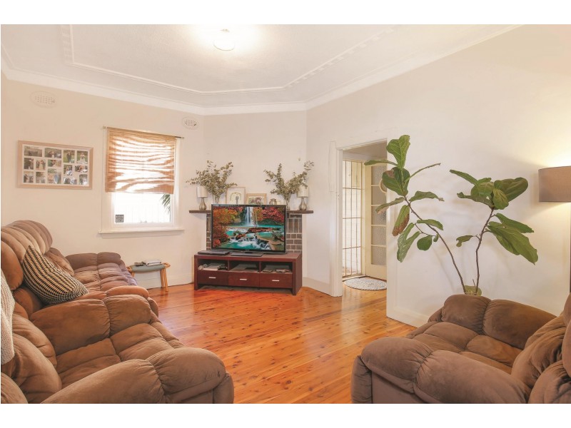 24 Bode Ave, North Wollongong NSW 2500