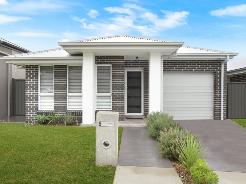 8 Coral Tree Crescent, Calderwood NSW 2527