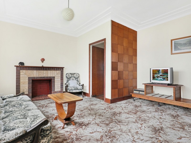 12 Mount Keira Road, West Wollongong NSW 2500