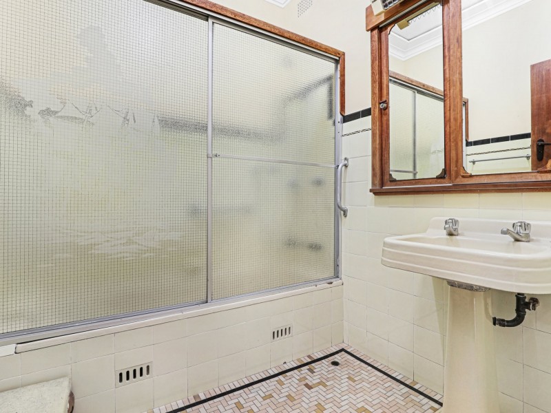 12 Mount Keira Road, West Wollongong NSW 2500