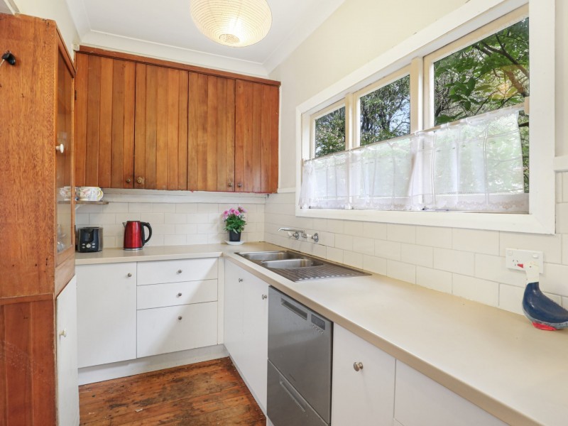 92 Rowland Ave, Wollongong NSW 2500