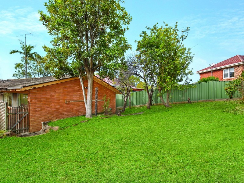 83 Bellevue Road, Figtree NSW 2525