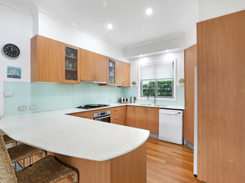 10 Donald Street, Fairy Meadow NSW 2519