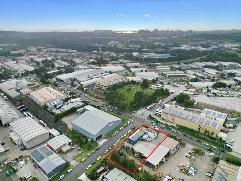 14 Investigator Drive, Unanderra NSW 2526