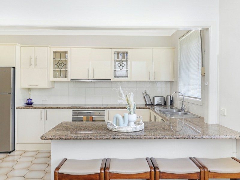 54 Rowland Ave, Wollongong NSW 2500