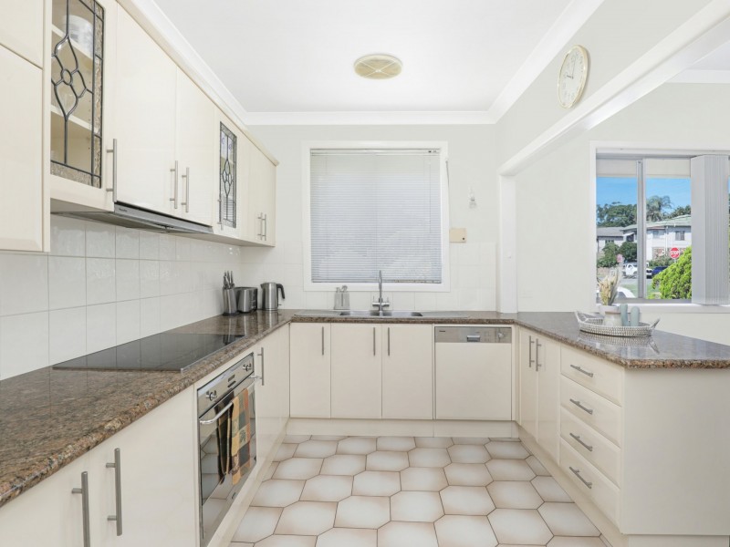 54 Rowland Ave, Wollongong NSW 2500