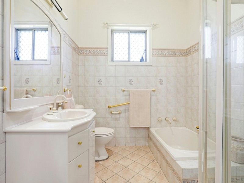 54 Rowland Ave, Wollongong NSW 2500