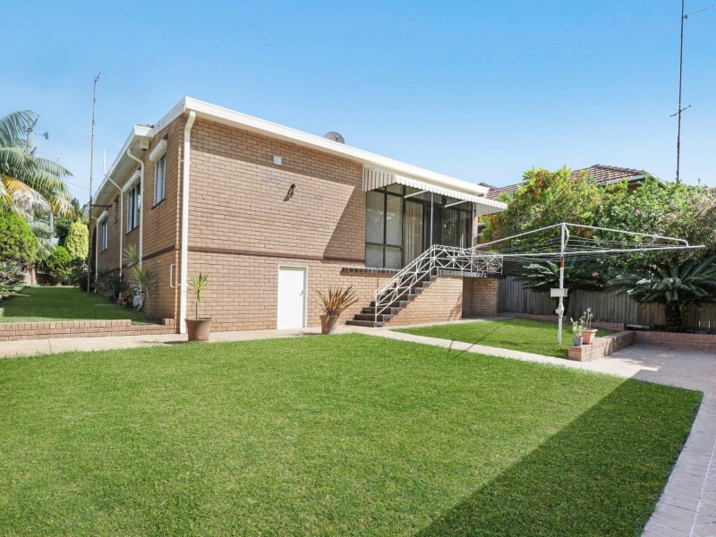 54 Rowland Ave, Wollongong NSW 2500