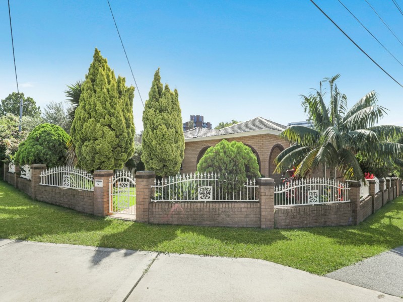 54 Rowland Ave, Wollongong NSW 2500