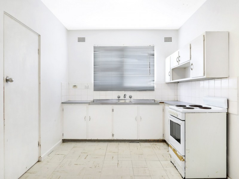 4/8 London Drive, West Wollongong NSW 2500