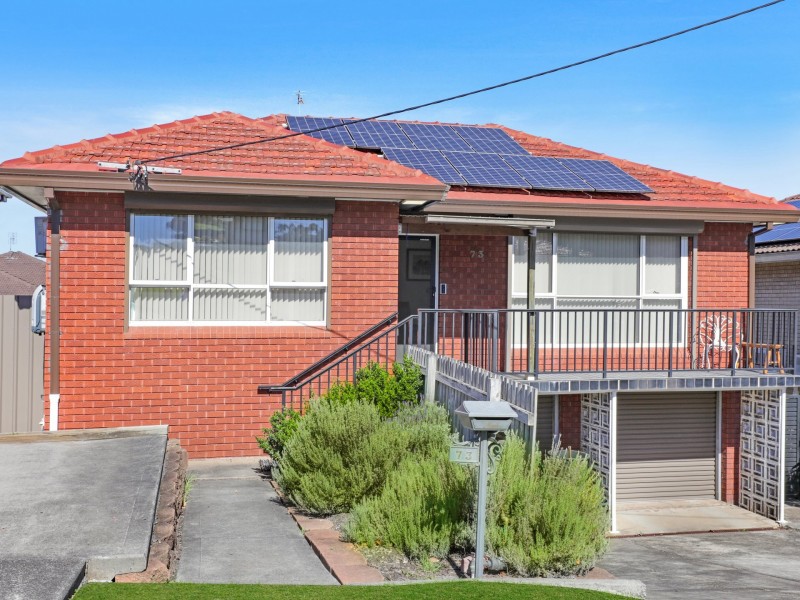 73 Heaslip Street, Coniston NSW 2500