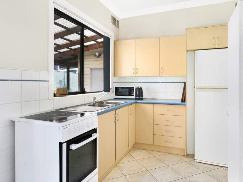 17 Barber Street, Berkeley NSW 2506