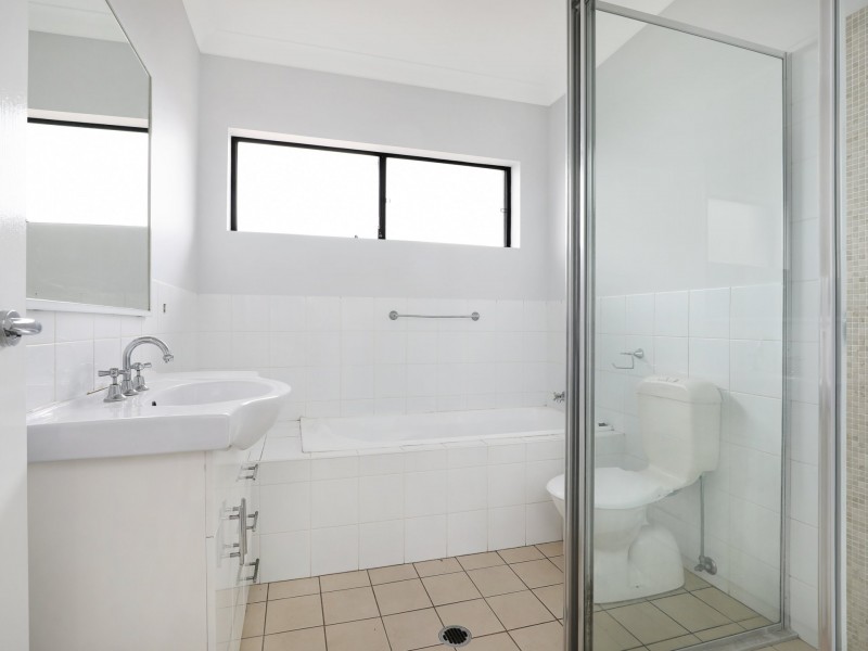 1/2 Francis Street, Corrimal NSW 2518