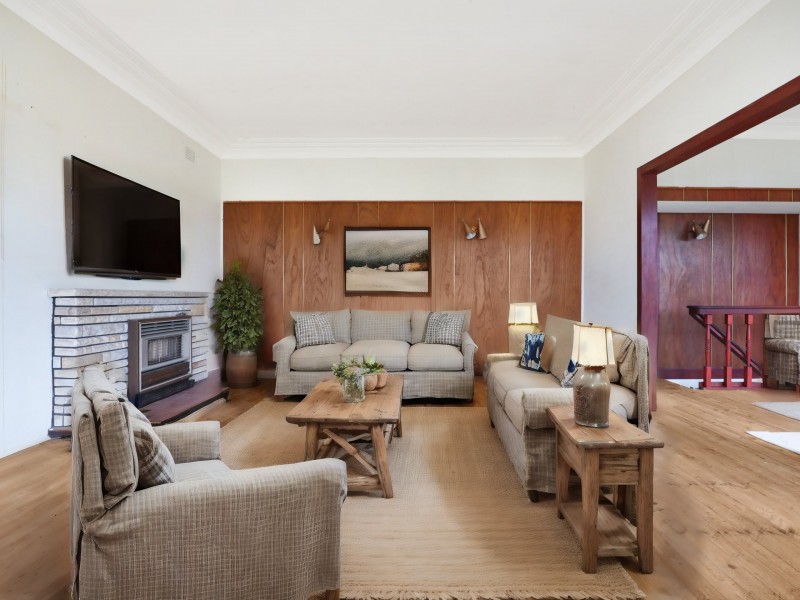 6 Chislehurst Ave, Figtree NSW 2525