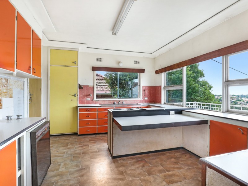 6 Chislehurst Ave, Figtree NSW 2525