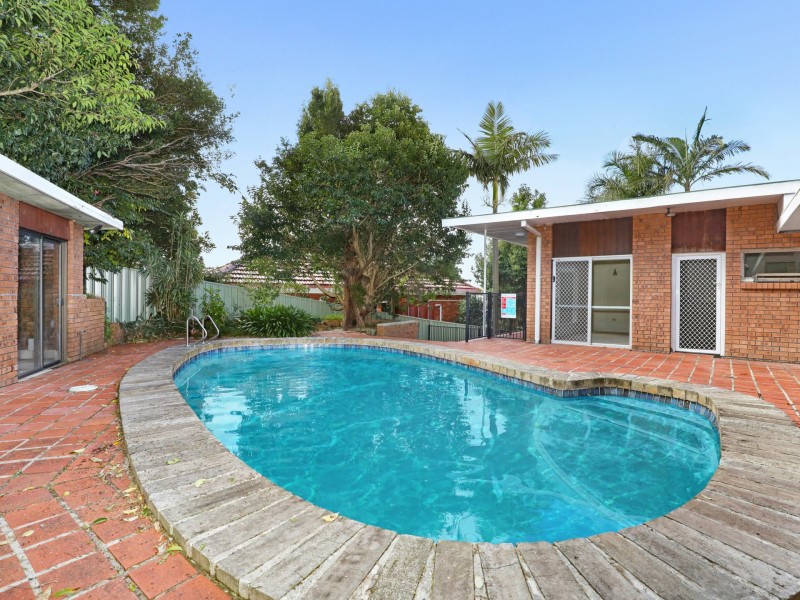 6 Chislehurst Ave, Figtree NSW 2525