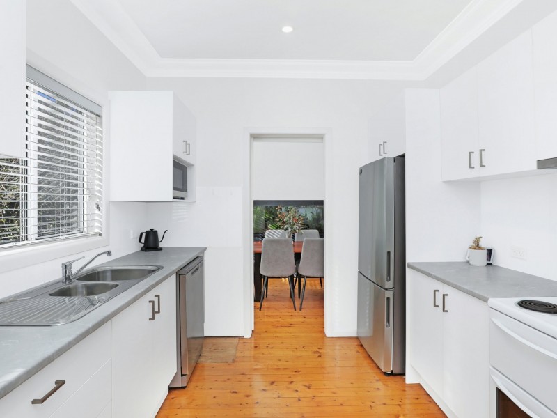 16 Sheppard Street, West Wollongong NSW 2500