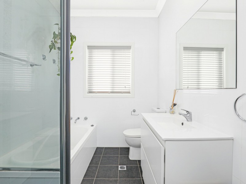 16 Sheppard Street, West Wollongong NSW 2500