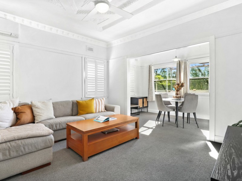 4 Phillips Avenue, West Wollongong NSW 2500